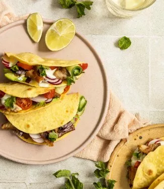 Proste w przygotowaniu rybne tacos z chrupiącymi warzywami