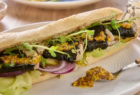 Szwedzka kanapka z tofu à la śledź