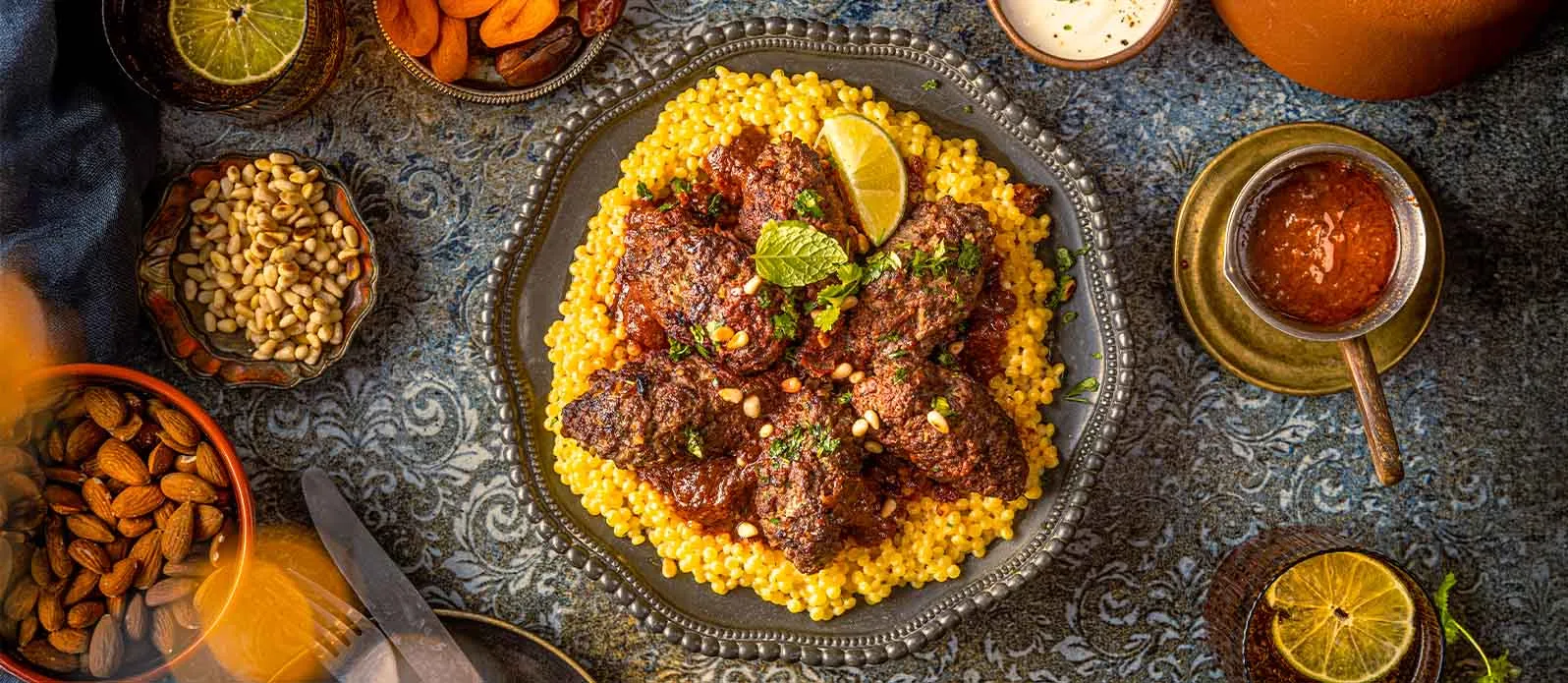 Wołowa kofta w sosie pomidorowo-sojowym