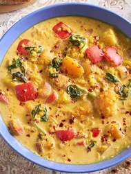 Moong dal z dynią, mango i kokosem