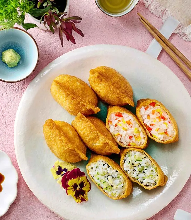 Wegańskie sushi inari