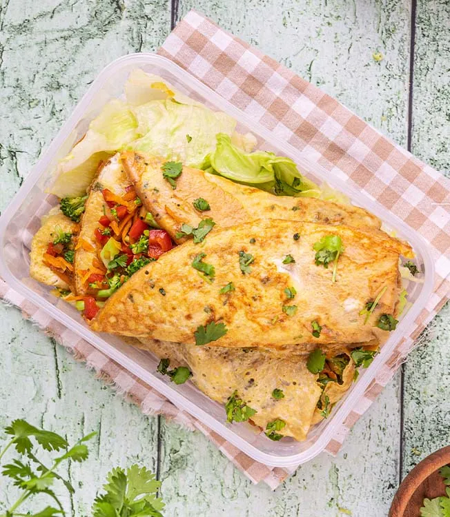 Azjatycki omlet z warzywami stir-fry