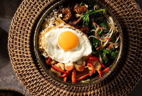 Koreański bibimbap