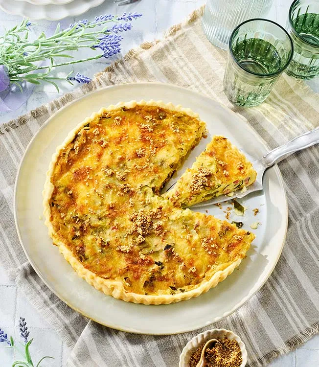 Quiche Lorraine z porem, boczkiem i sosem sojowym