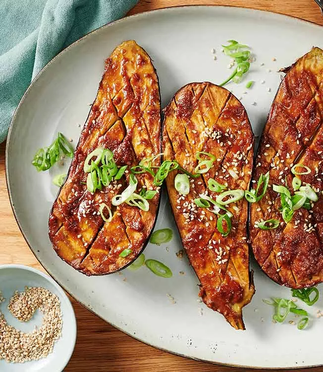 Bakłażan pieczony w miso i miodzie