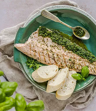 Pstrąg łososiowy z pesto