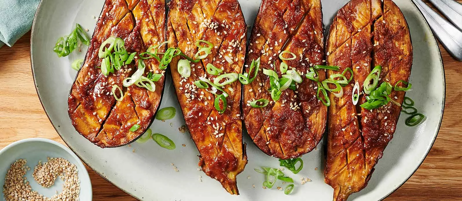 Bakłażan pieczony w miso i miodzie