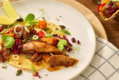 Tacos z gęsiną, salsą i karmelizowaną dynią
