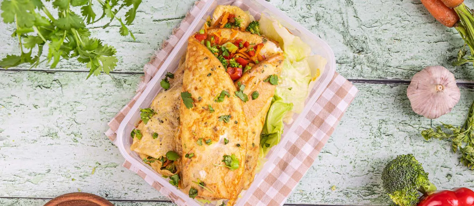 Azjatycki omlet z warzywami stir-fry