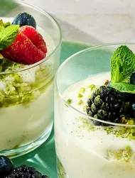 Wegańskie tiramisu z matchą i tamari