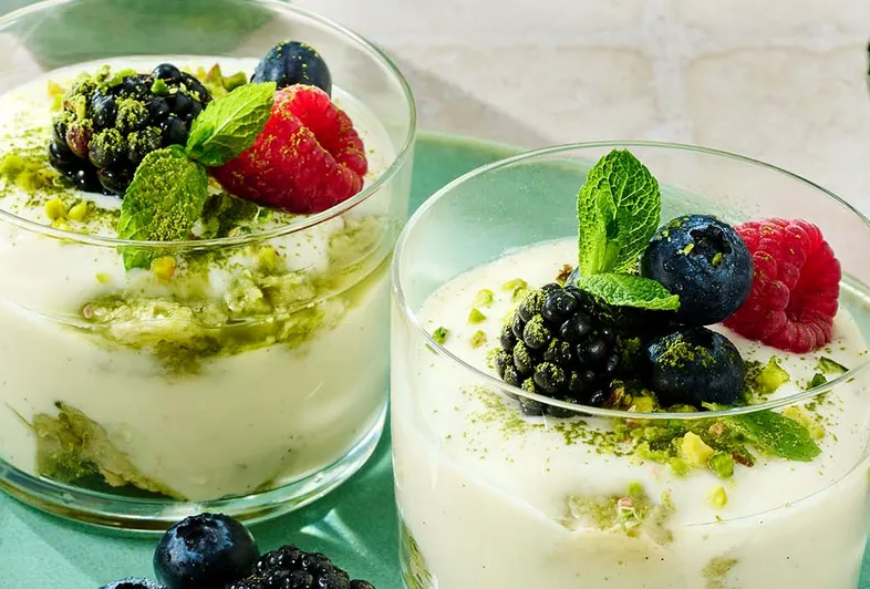 Wegańskie tiramisu z matchą i tamari