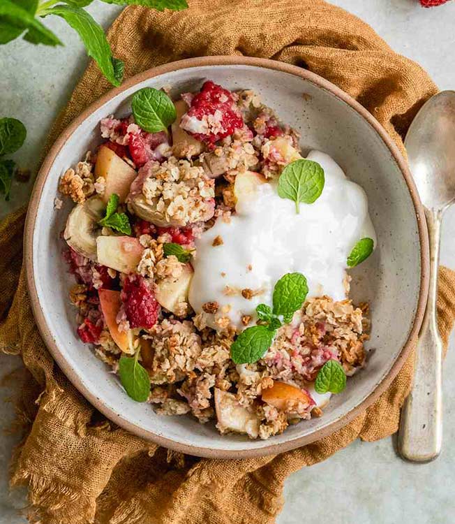 Pełnoziarniste crumble z owocami
